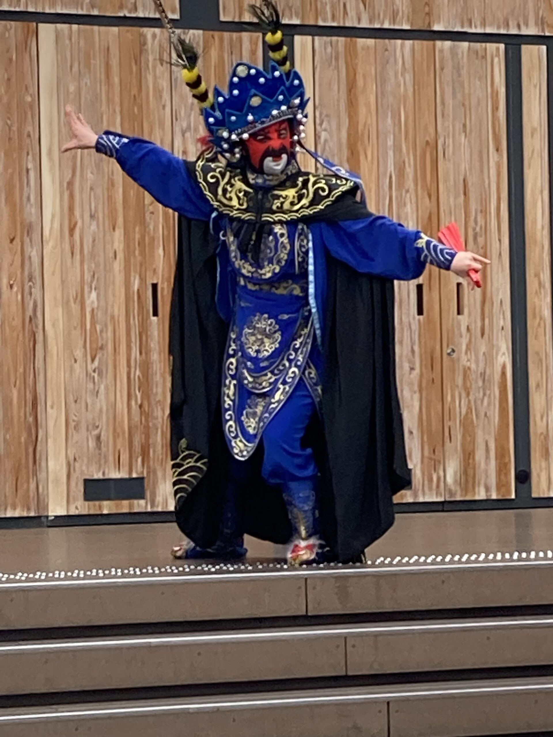 パキラの変面マッジクショー